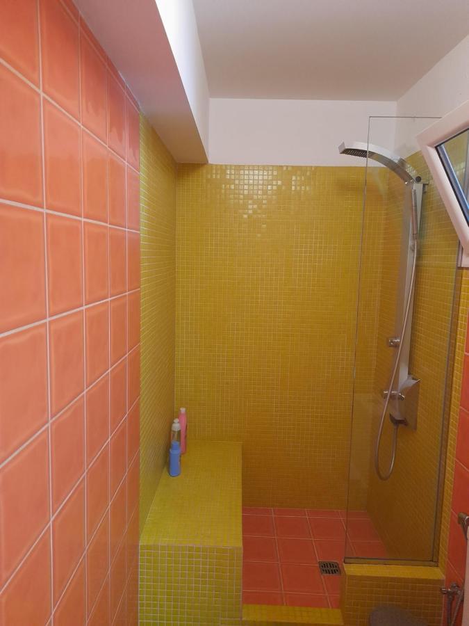 Bright Top Floor Apartment! Zakynthos Town Exterior foto