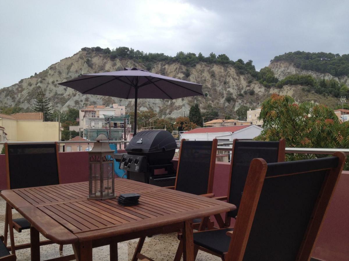 Bright Top Floor Apartment! Zakynthos Town Exterior foto